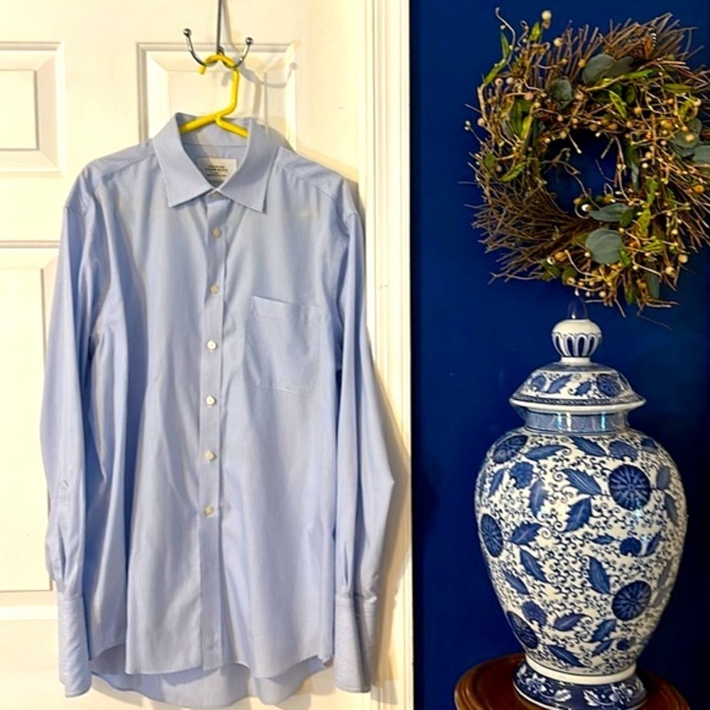 Men’s Charles Tyrwhitt Non Iron Blue & White Striped 100% Cotton Button Down